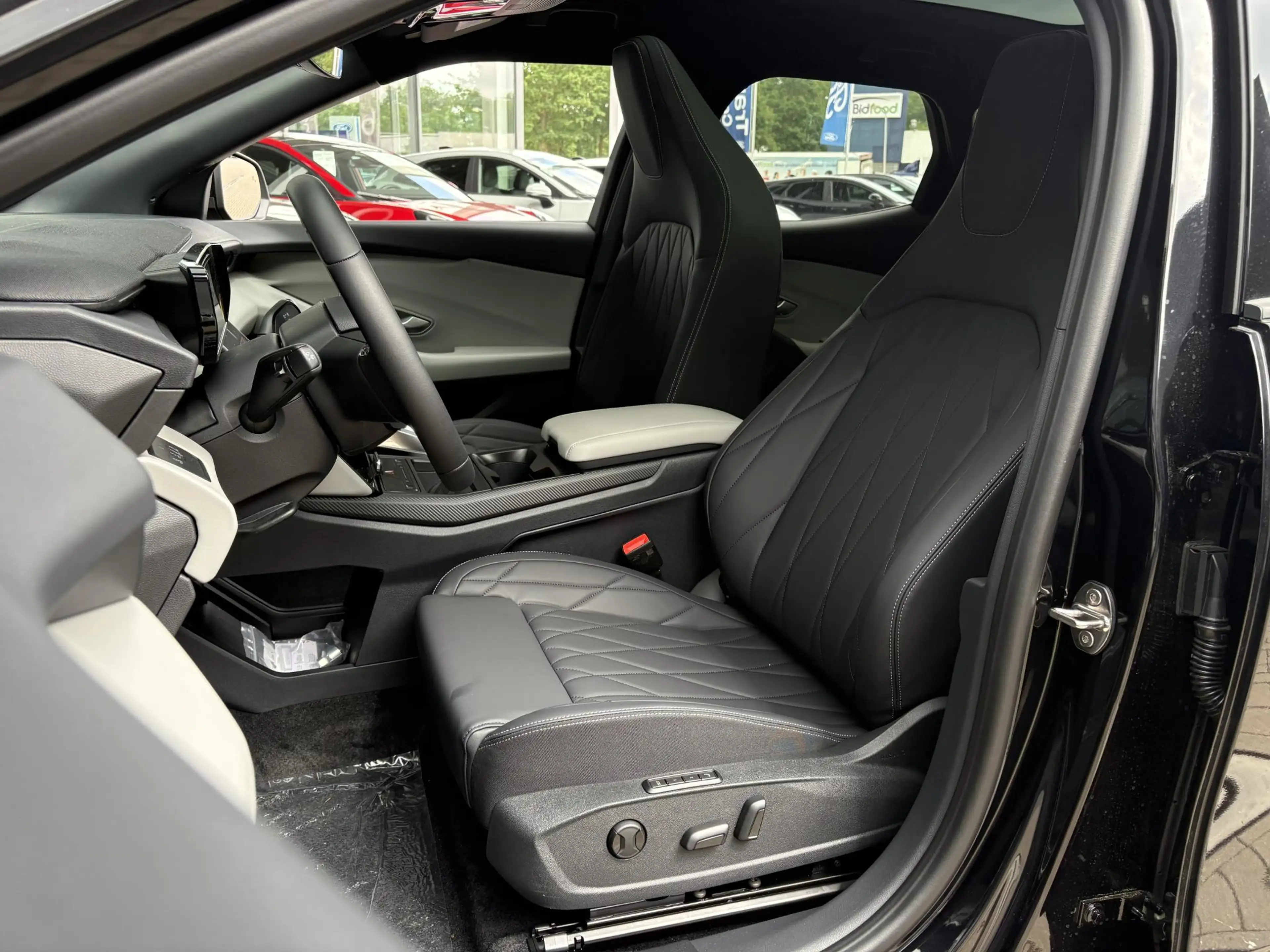 Ford Capri Premium Extended Range RWD 79 kWh | 21 inch | Pano — photo 5