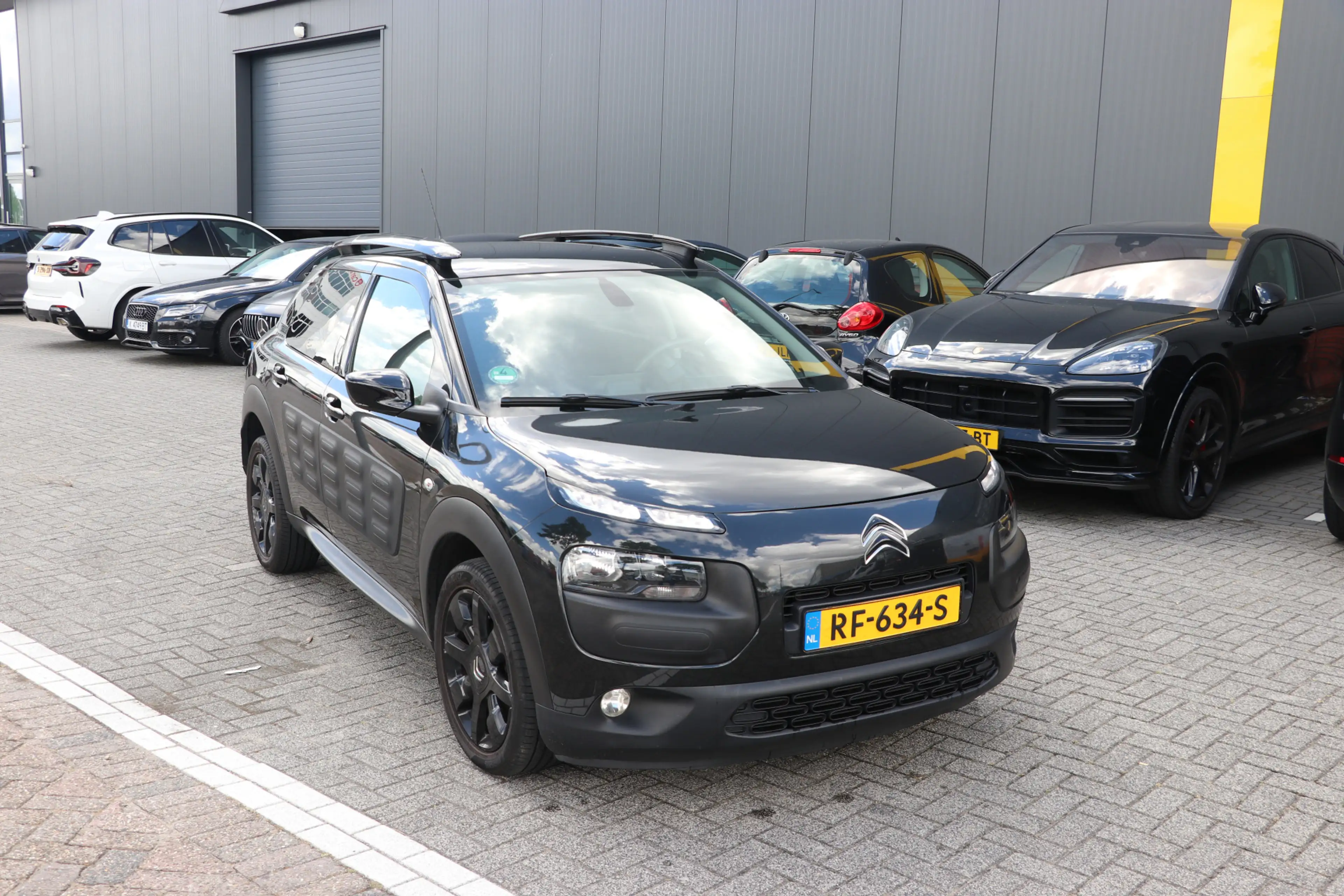 Citroen C4 Cactus 1.2 PureTech One-Tone NAVI|CAMERA|PARK.SENSOR — photo 2