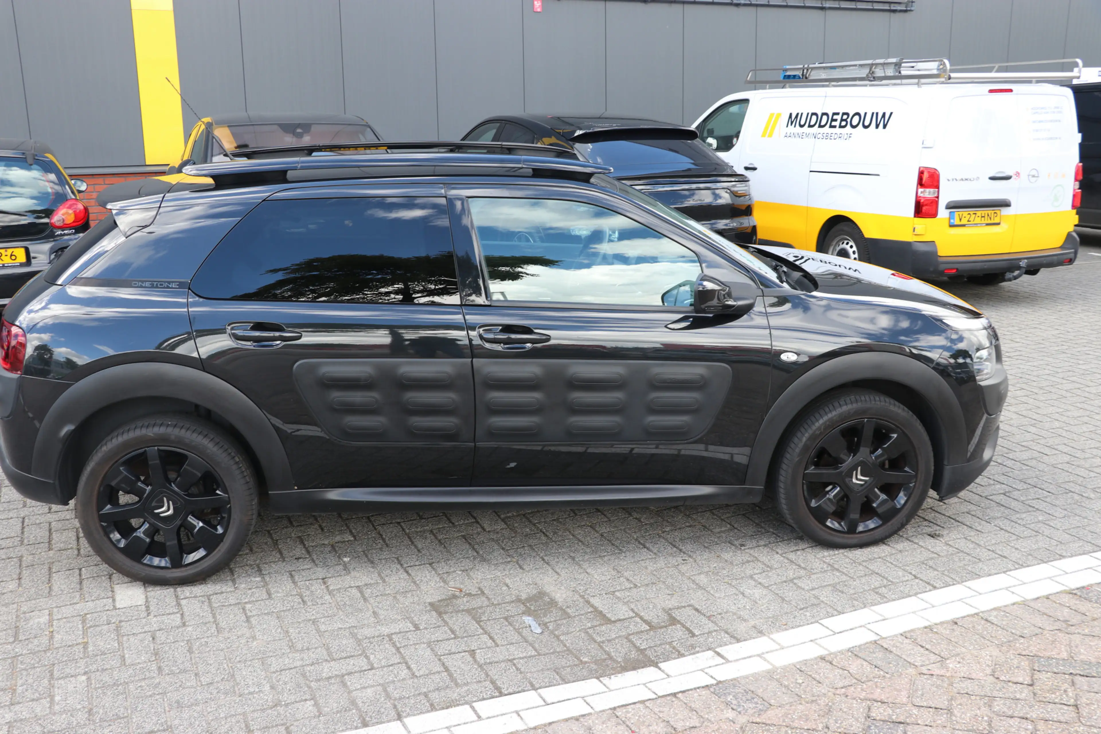 Citroen C4 Cactus 1.2 PureTech One-Tone NAVI|CAMERA|PARK.SENSOR — photo 3