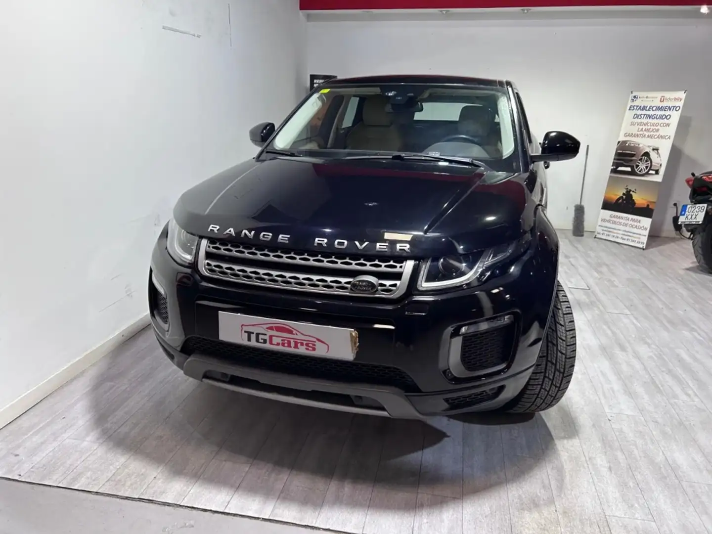 Land Rover Range Rover Evoque 2.0TD4 HSE 4WD Aut. 180 Zwart - 2