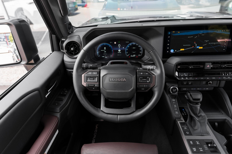 Toyota Land Cruiser 2.8 D-4D Blind Van Navigator — photo 5