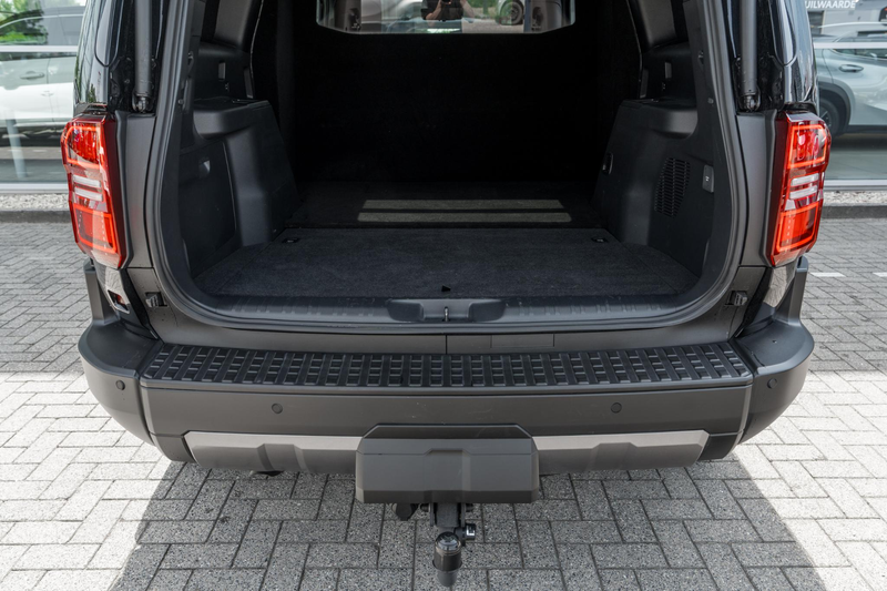 Toyota Land Cruiser 2.8 D-4D Blind Van Navigator — photo 18