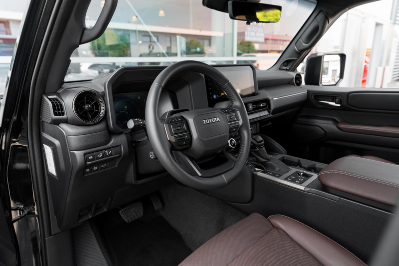 Toyota Land Cruiser 2.8 D-4D Blind Van Navigator — photo 4