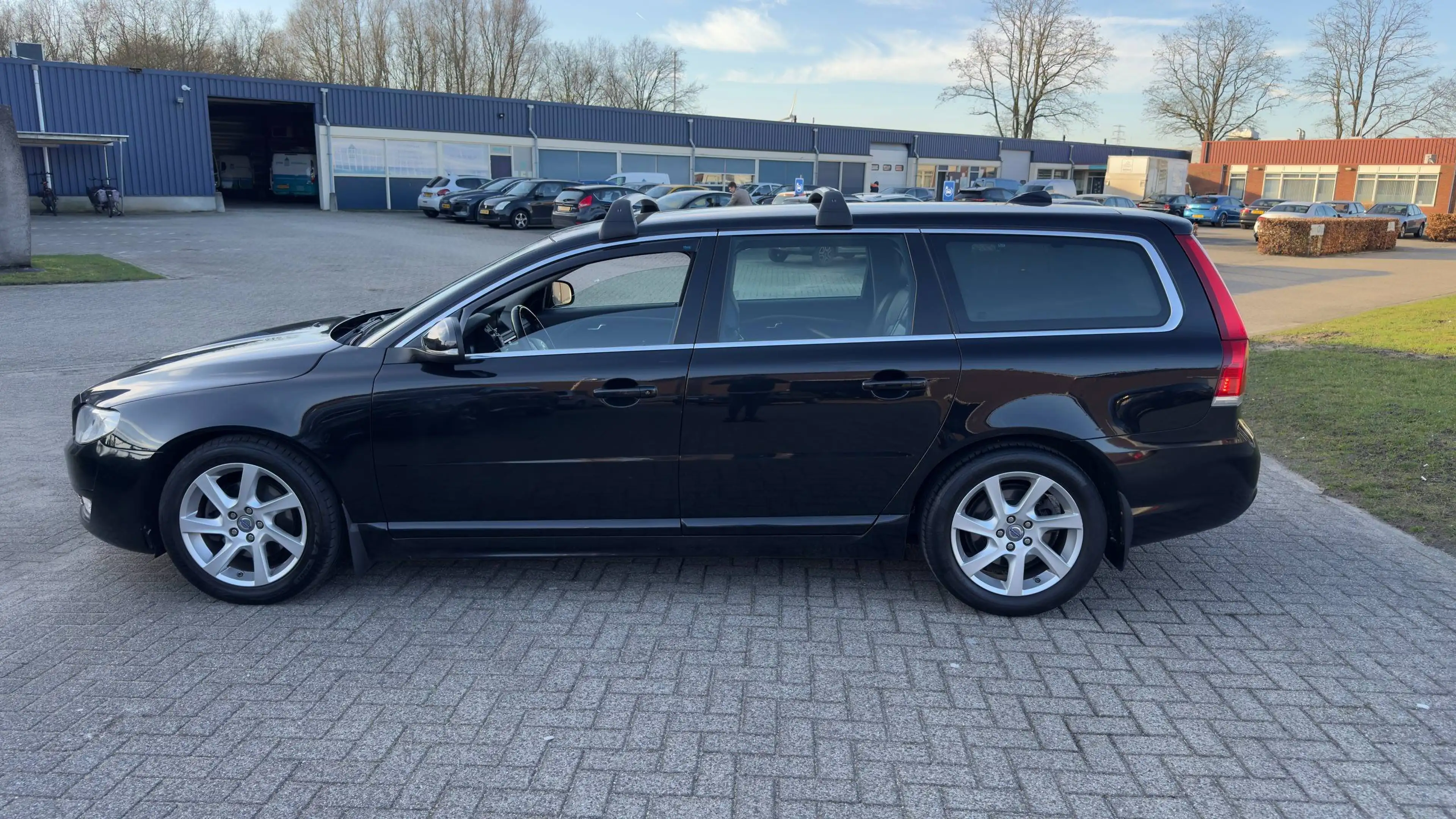 Volvo V70 1.6 D2 Nordic+ — photo 2