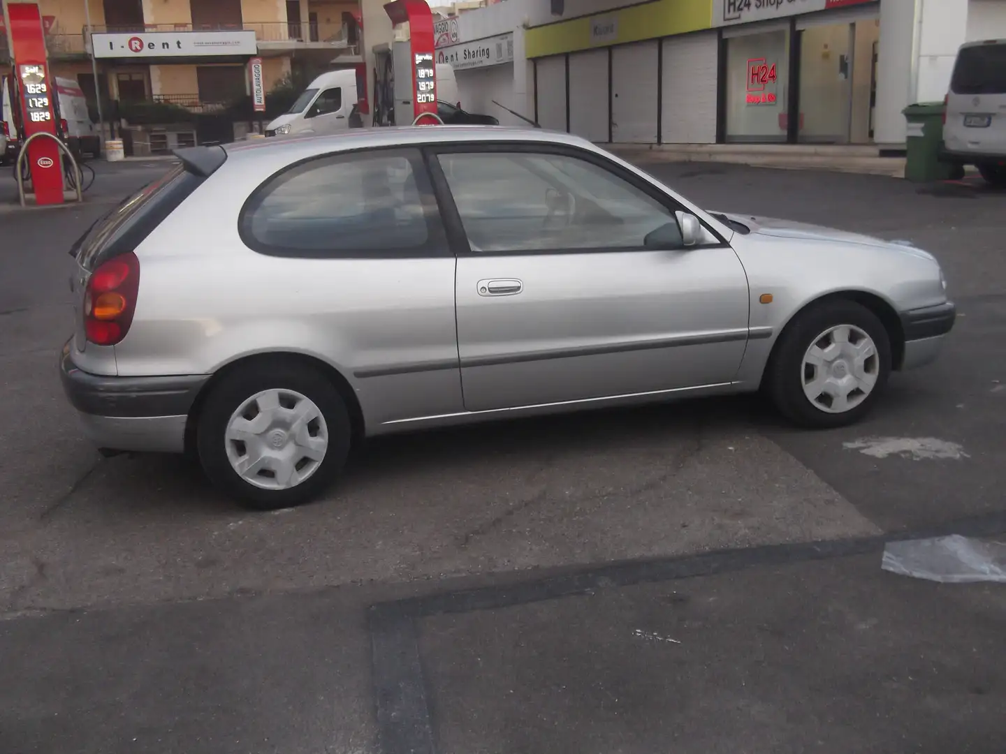 Toyota Corolla Corolla VIII 1997 3p 1.3 Luna Argento - 1