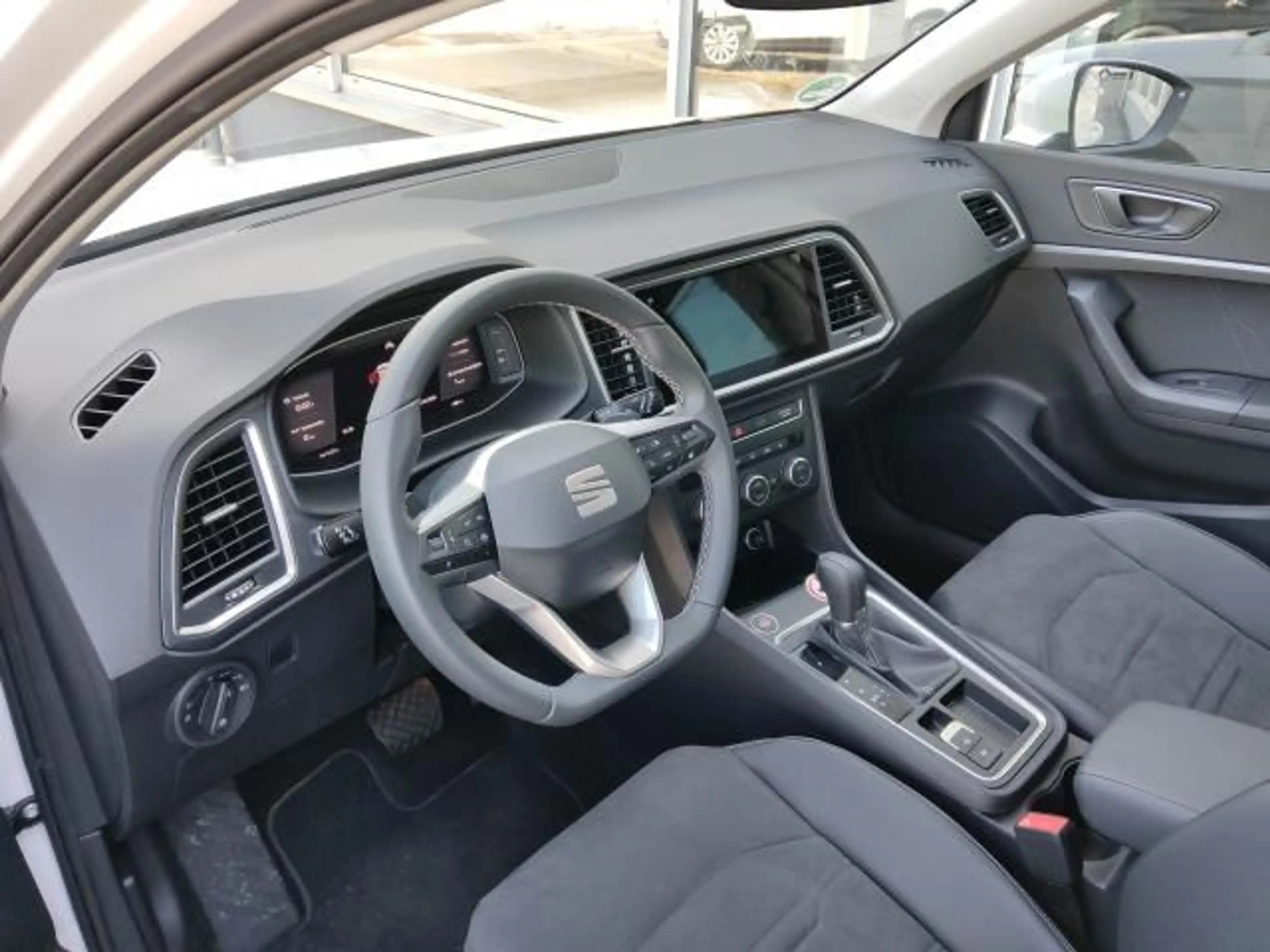 SEAT Ateca ATECA ROAD EDITION 1.5 TSI DSG NAVI AHZV SITZH. — photo 12