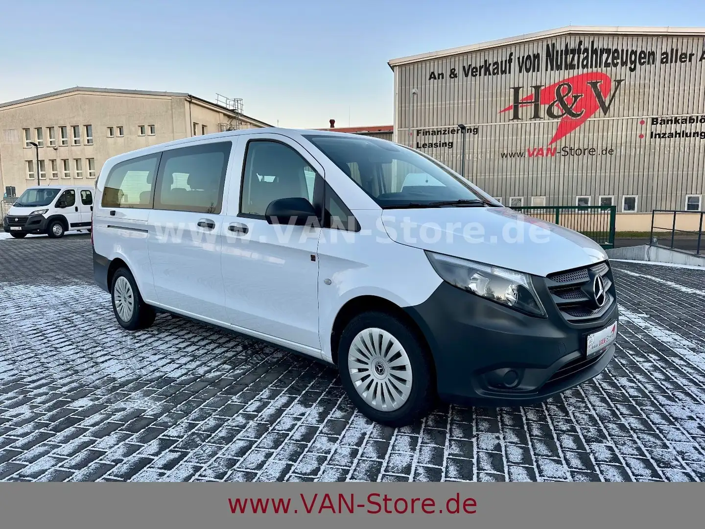 Mercedes-Benz Vito VITO 114 TOURER EXTRALANG AUT/NAVI/DAB/RFK/SHZG Weiß - 1