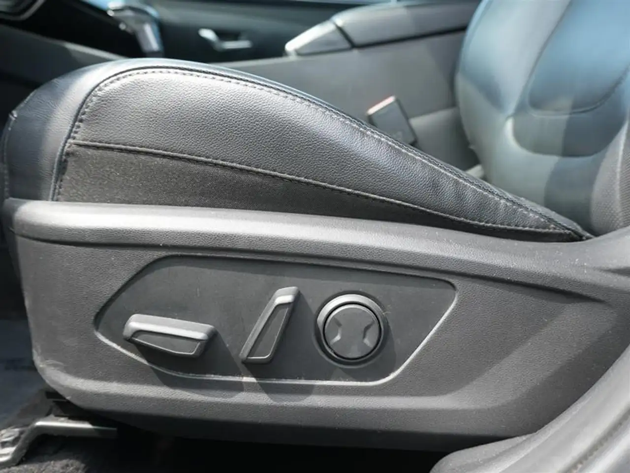 Hyundai TUCSON photo Hyundai TUCSON
