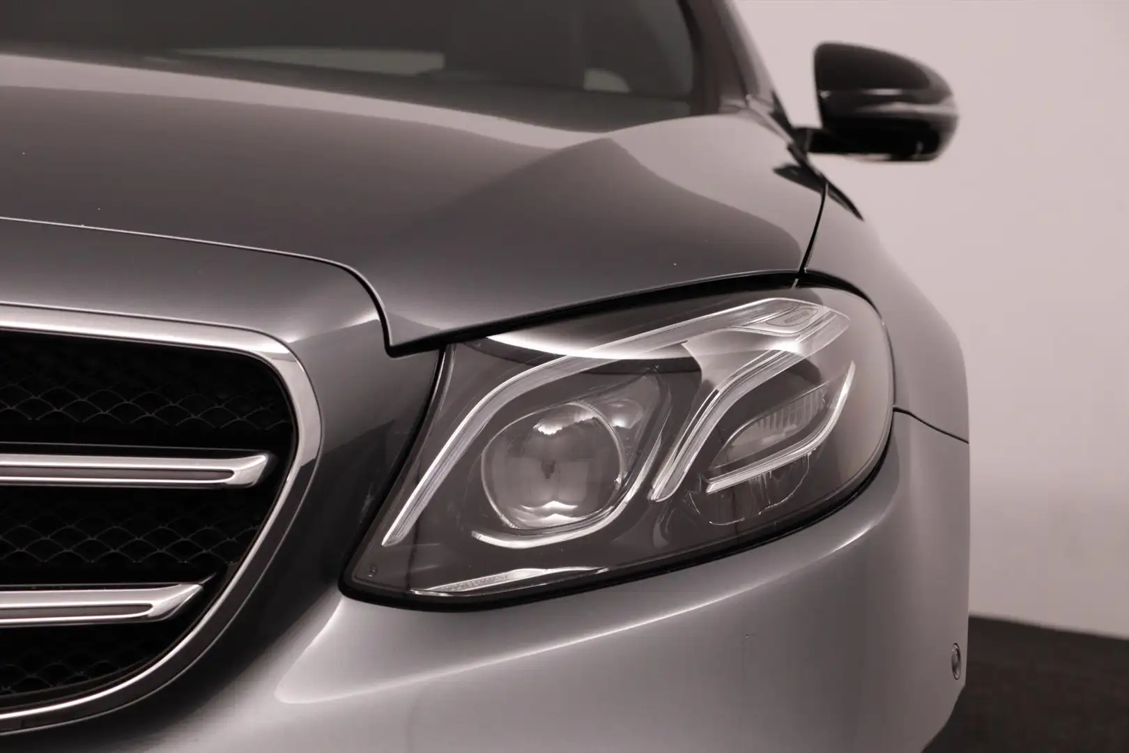 Mercedes-Benz E 200 E200 BUSINESS SOLUTION 9G-TRONIC AUTOMAAT ECC/CRUI Gris - 2