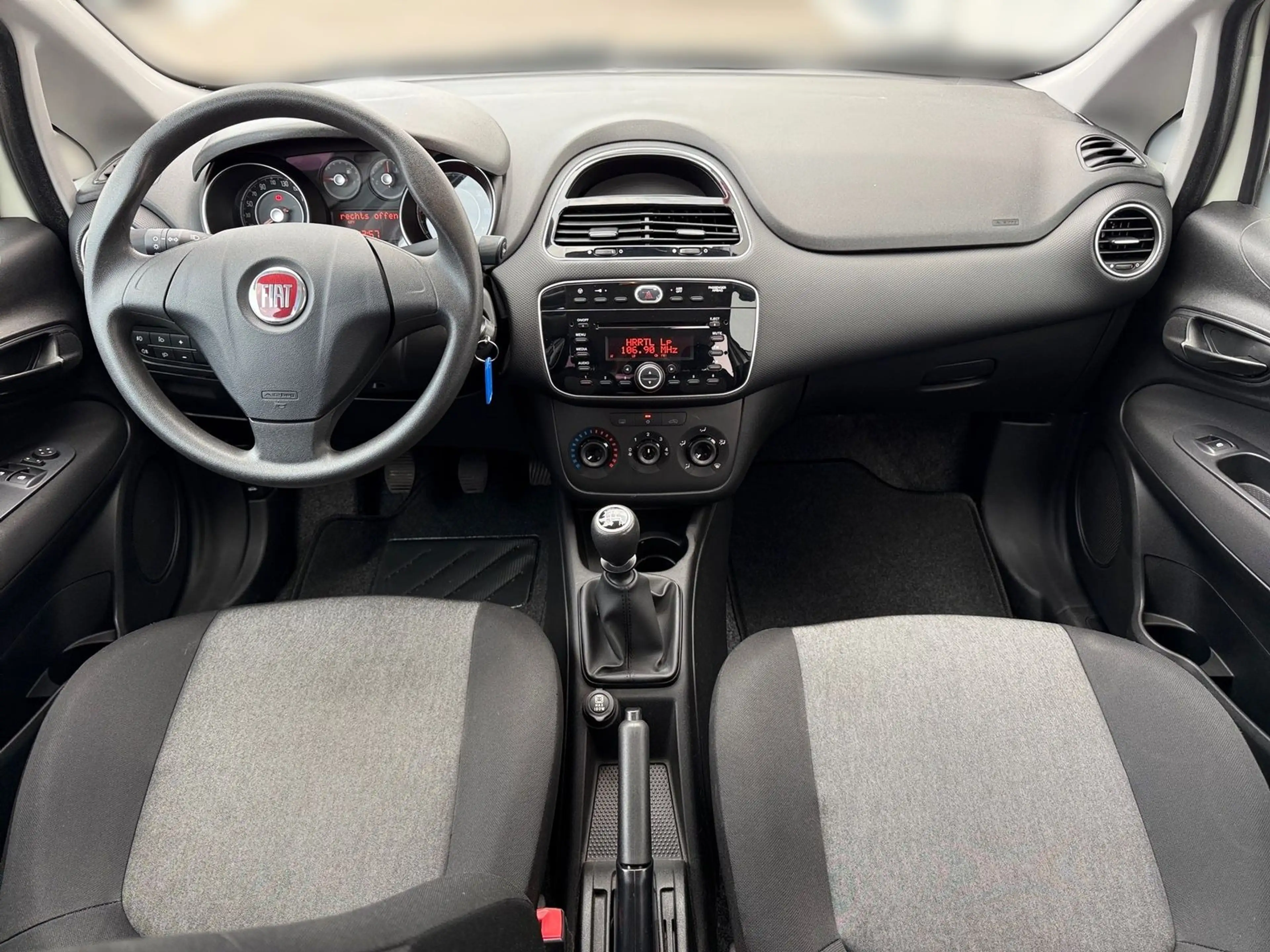 Fiat Punto 1.2 Young Klima Tagfahrlicht — photo 12