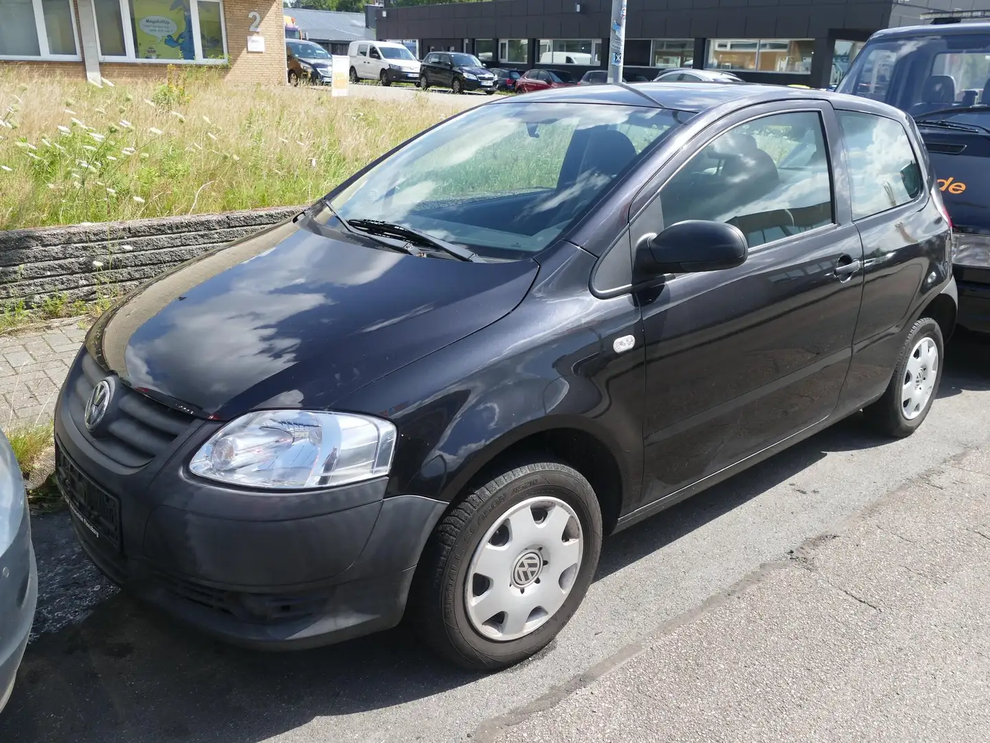 Volkswagen Fox Fox 1.2 Schiebedach HU/AU 08/2026 Radio CD Isofix Schwarz - 1