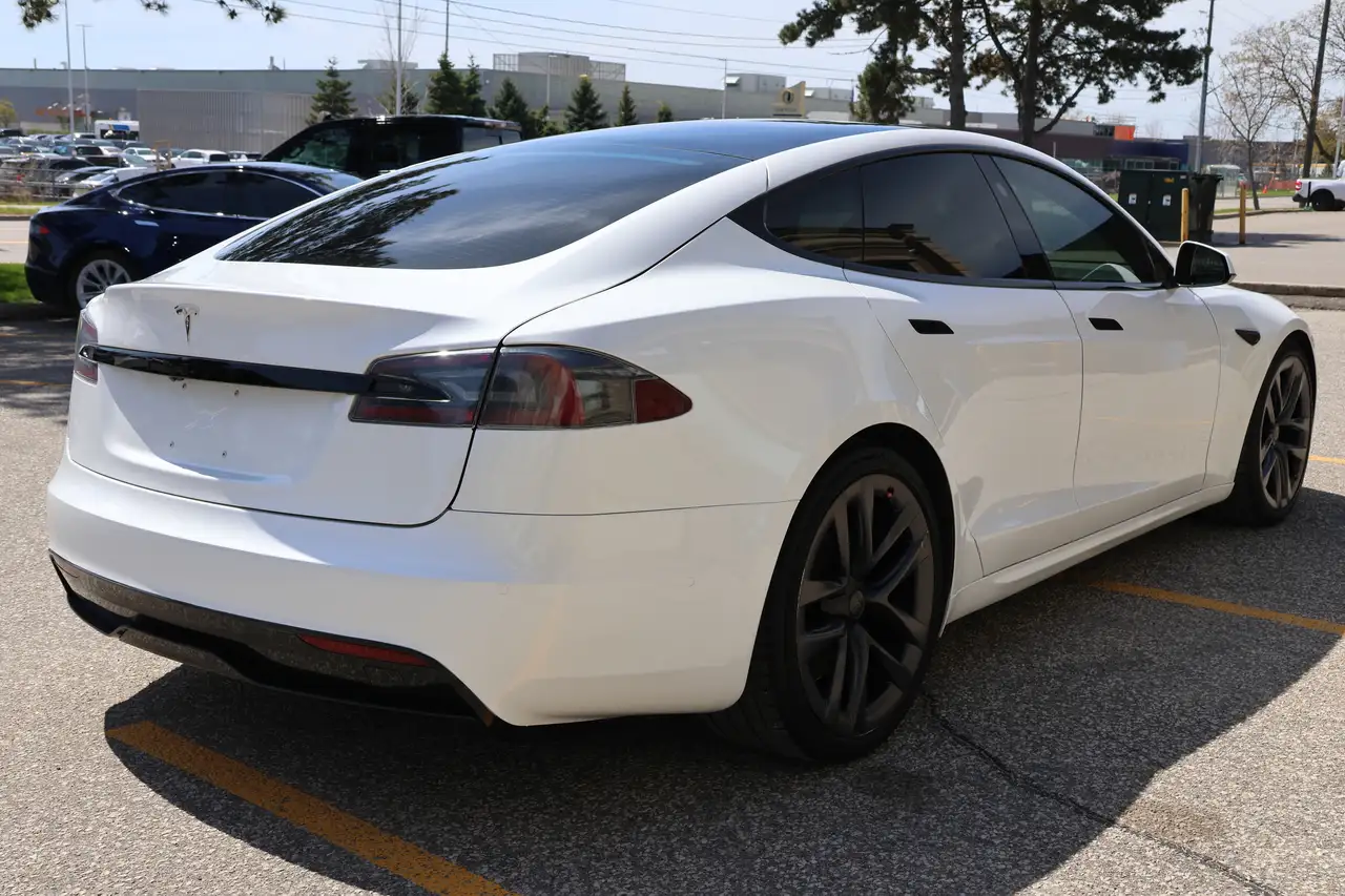 Tesla Model S снимка Tesla Model S