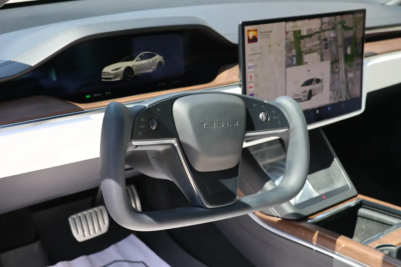 Tesla Model S снимка Tesla Model S