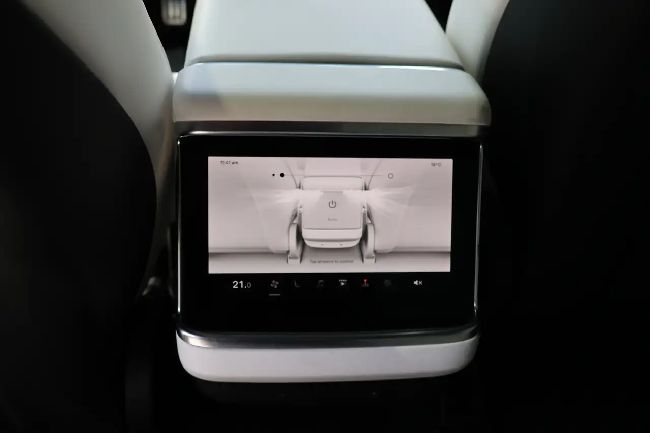 Tesla Model S снимка Tesla Model S