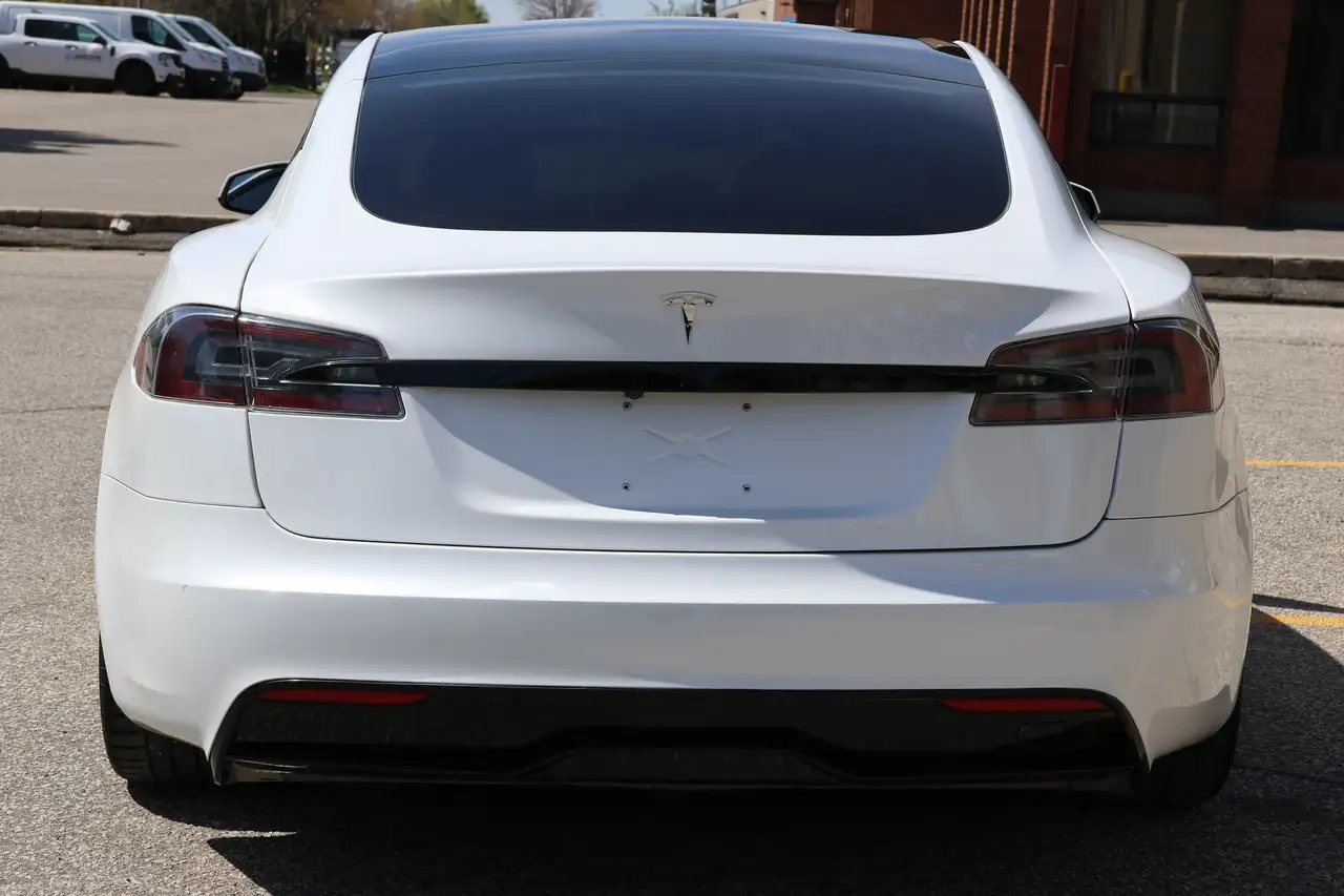Tesla Model S снимка Tesla Model S