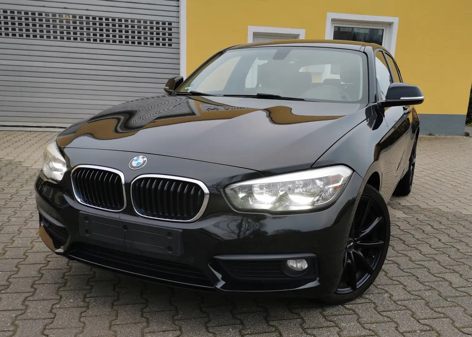 BMW 116 116 i Advantage Noir - 1