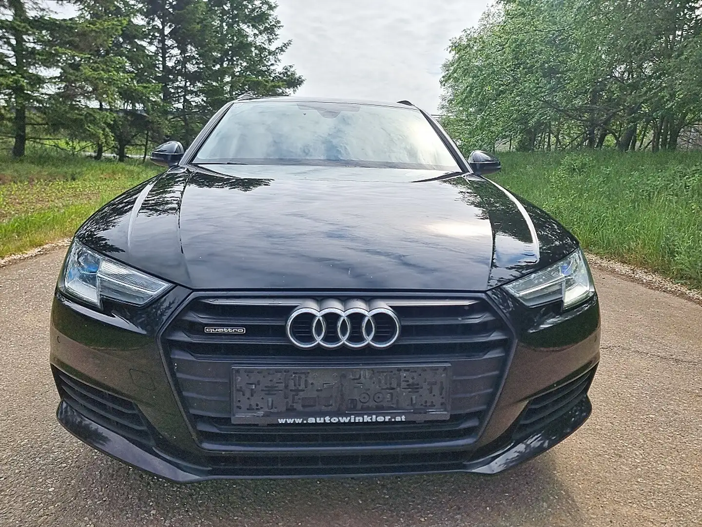 Audi A4 2,0 TDI ultra quattro**NEUES PICKERL **2018 bj** Schwarz - 2