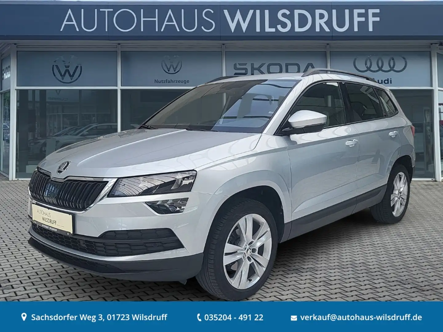 Skoda Karoq Style 1.5 TSI DSG PDC 8 Fach Garantie 1/26 Silber - 1
