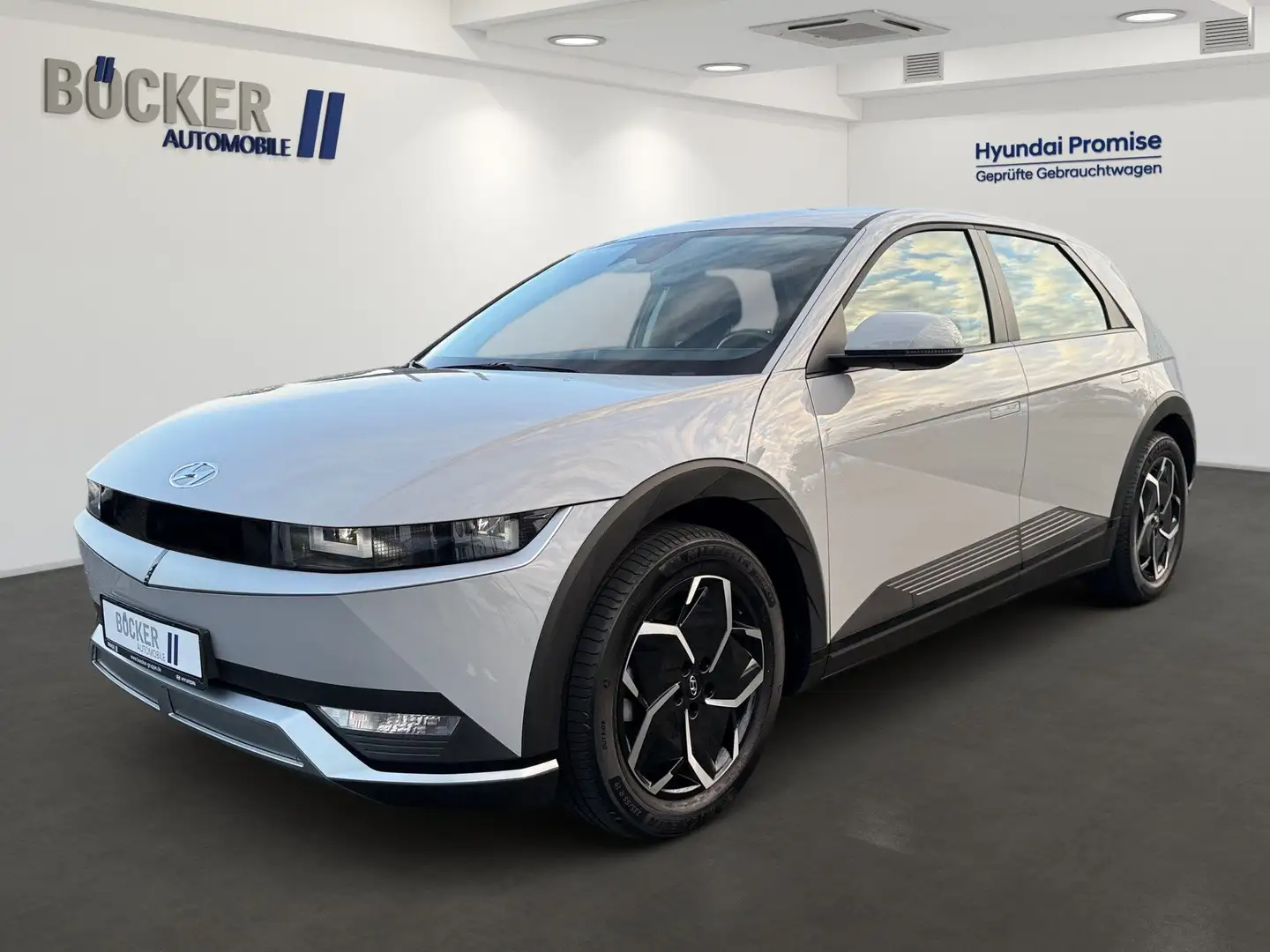 Hyundai IONIQ 5 58 kWh 2WD NSCC LED Bluetooth Navi Klima Grau - 1