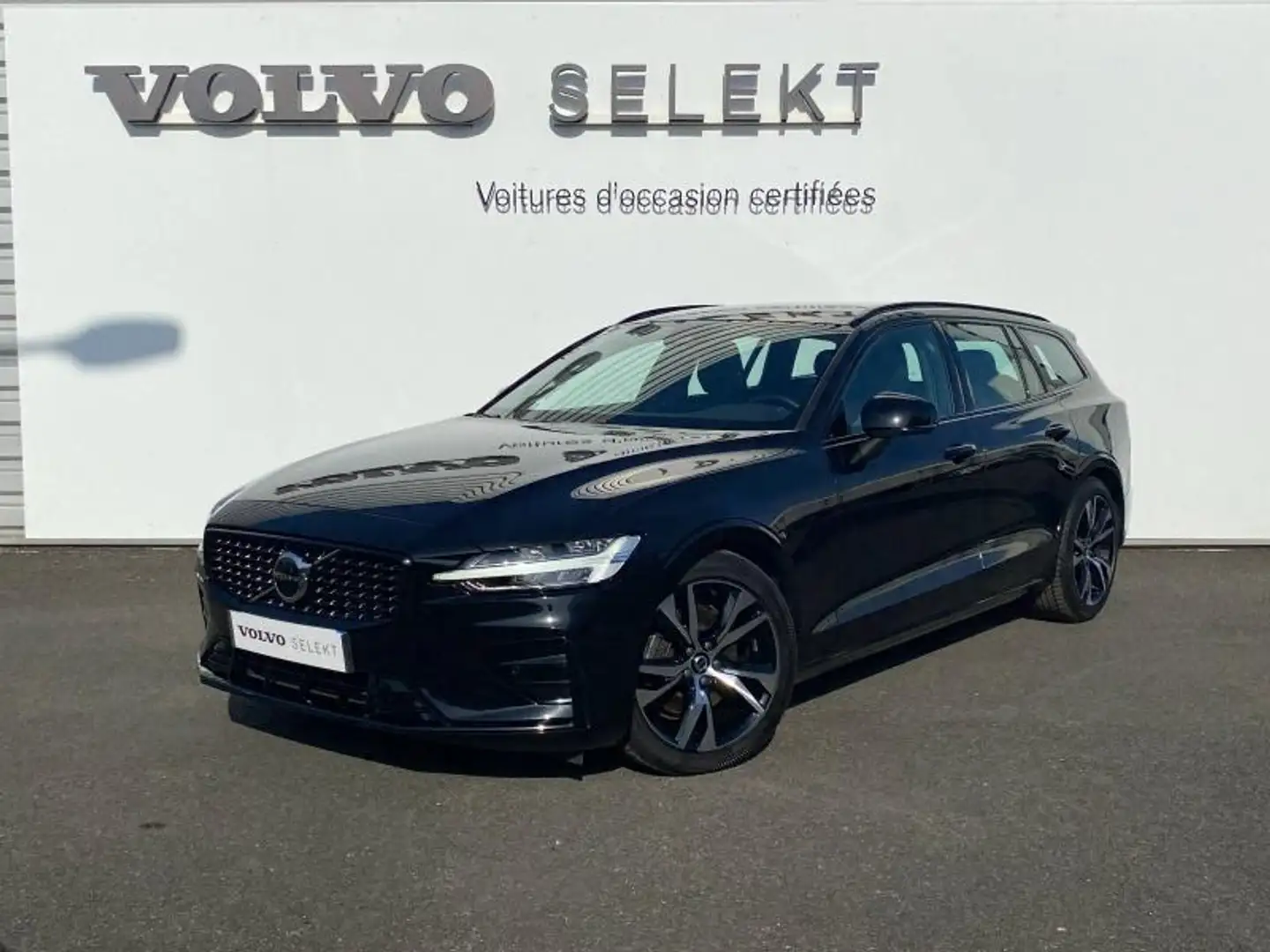 Volvo V60 B3 163ch Plus Style Dark DCT 7 Noir - 1