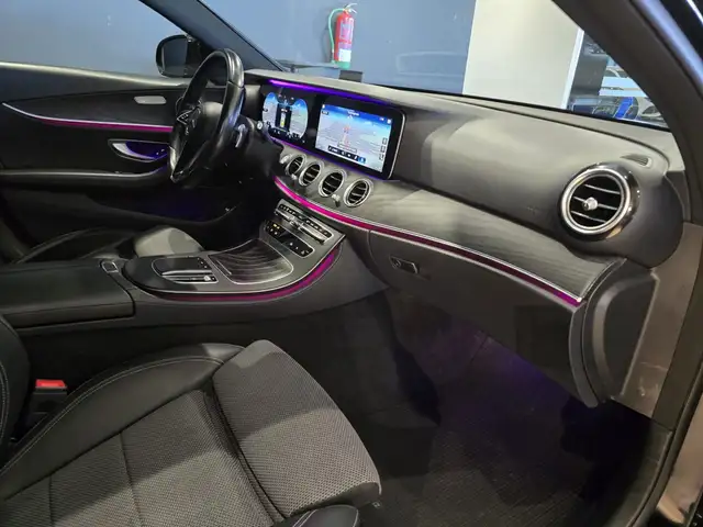 Mercedes-Benz E-Class view 25