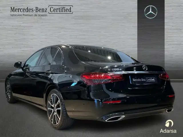 Mercedes-Benz E-Class view 4