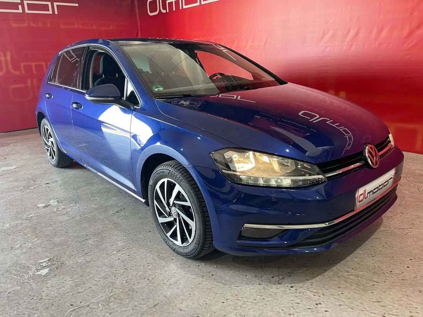 Volkswagen Golf 1.0 TSI Advance 85kW Azul - 1