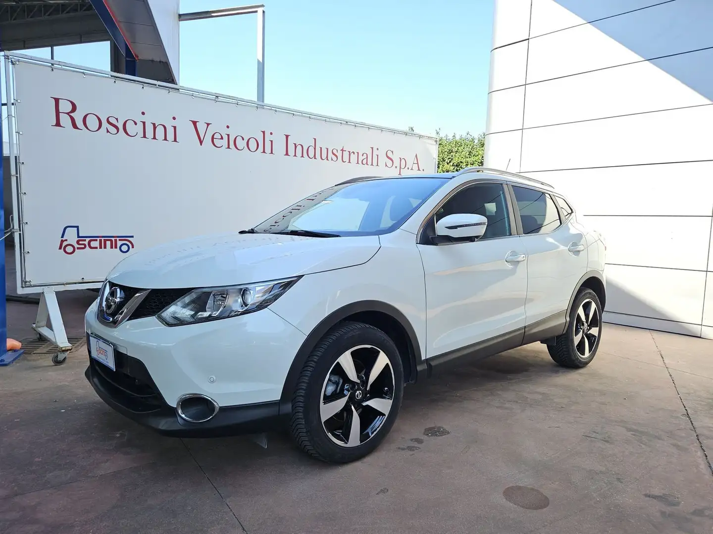 Nissan Qashqai Qashqai 1.5 dCi N-Vision Wit - 1