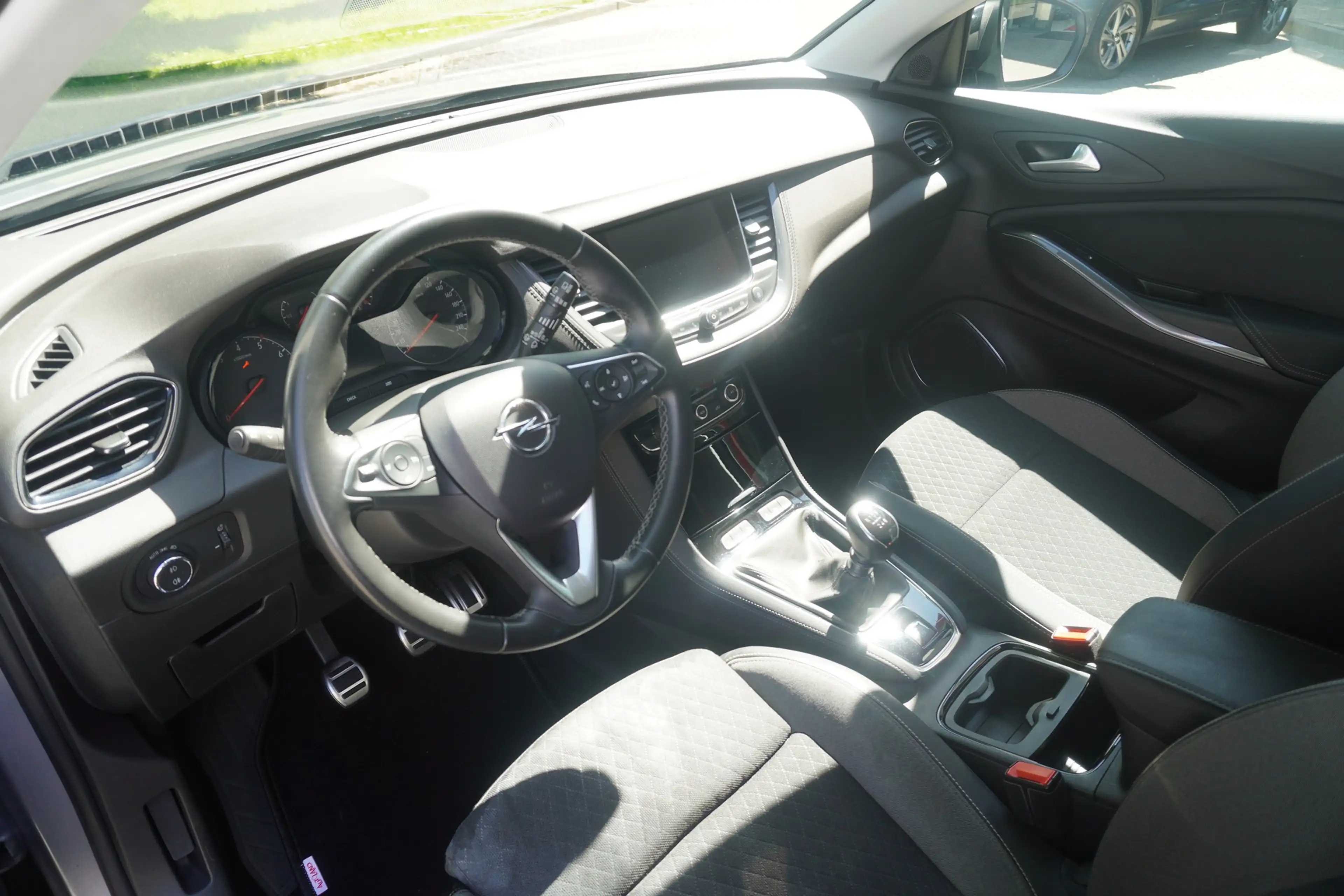 Opel Grandland 1.2 Elegance LED Navi Totwinkel Kamera — photo 10
