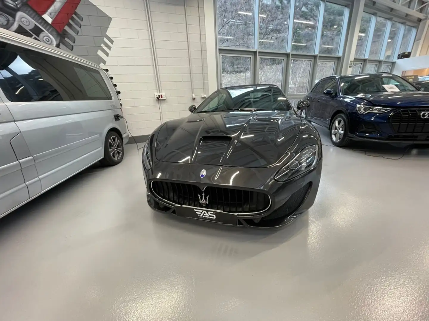 Maserati GranCabrio Sport V8 4.7 Aut. Šedá - 2
