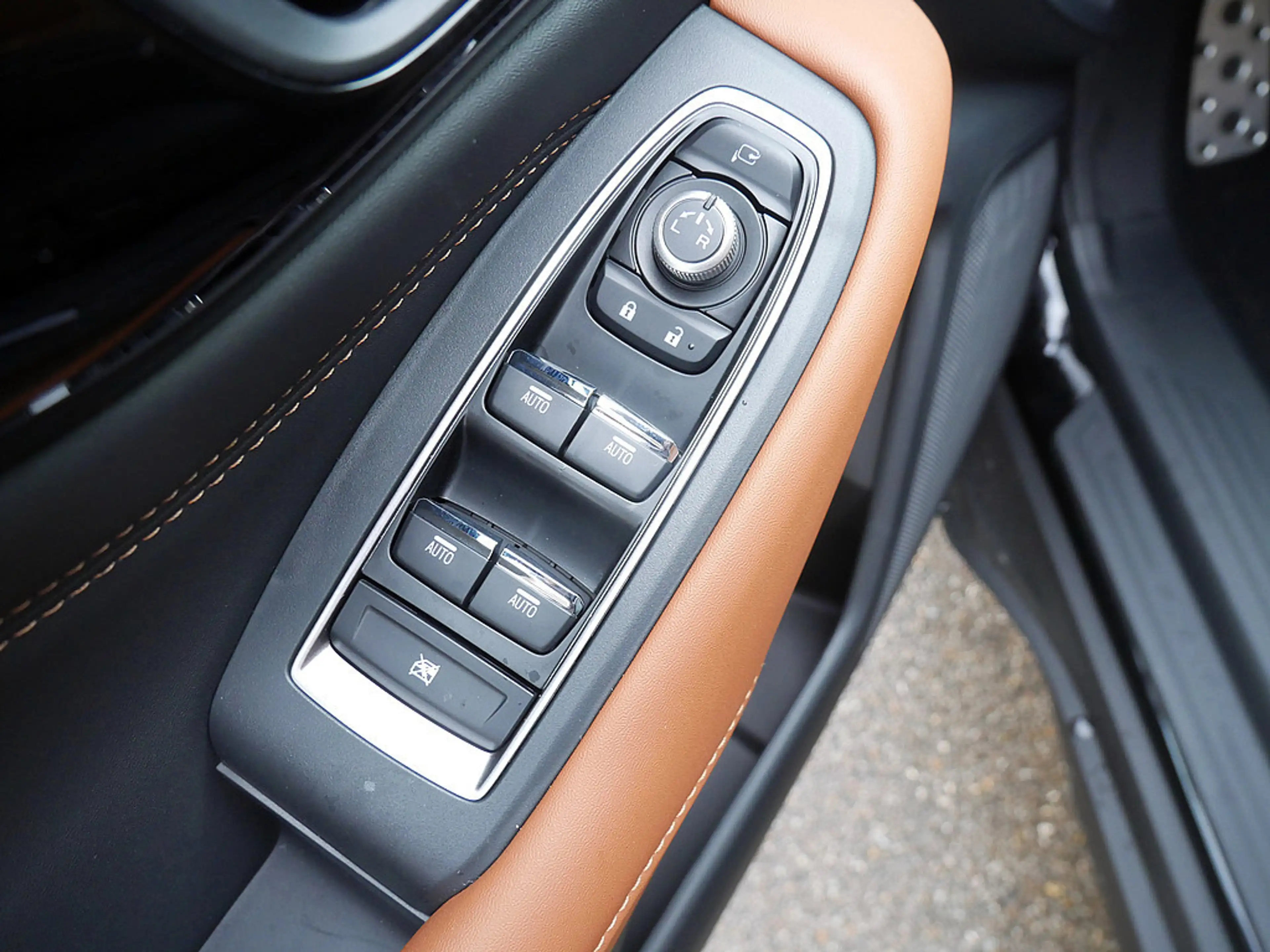 Subaru OUTBACK 2.5i Platinum SHZ KAMERA HGSD ACC LED — photo 11