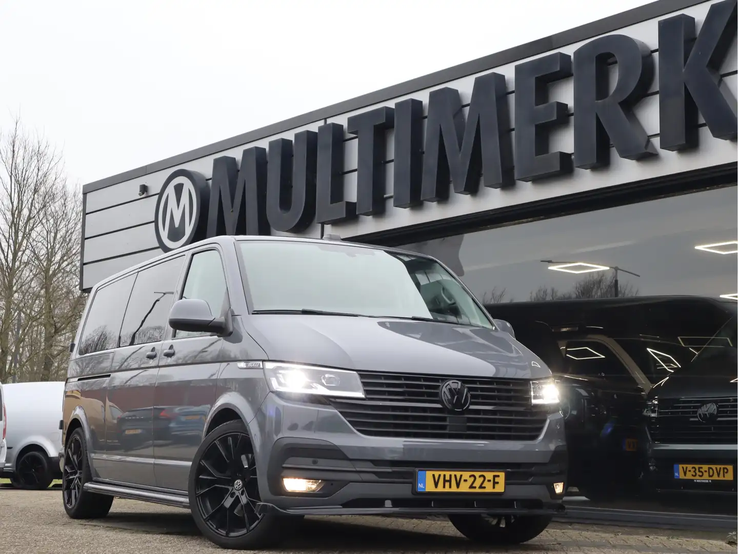 Volkswagen T6.1 Transporter 2.0 TDI 150PK BULLI DSG DUBBELE CABINE 2X SCHUIFDE Gris - 1