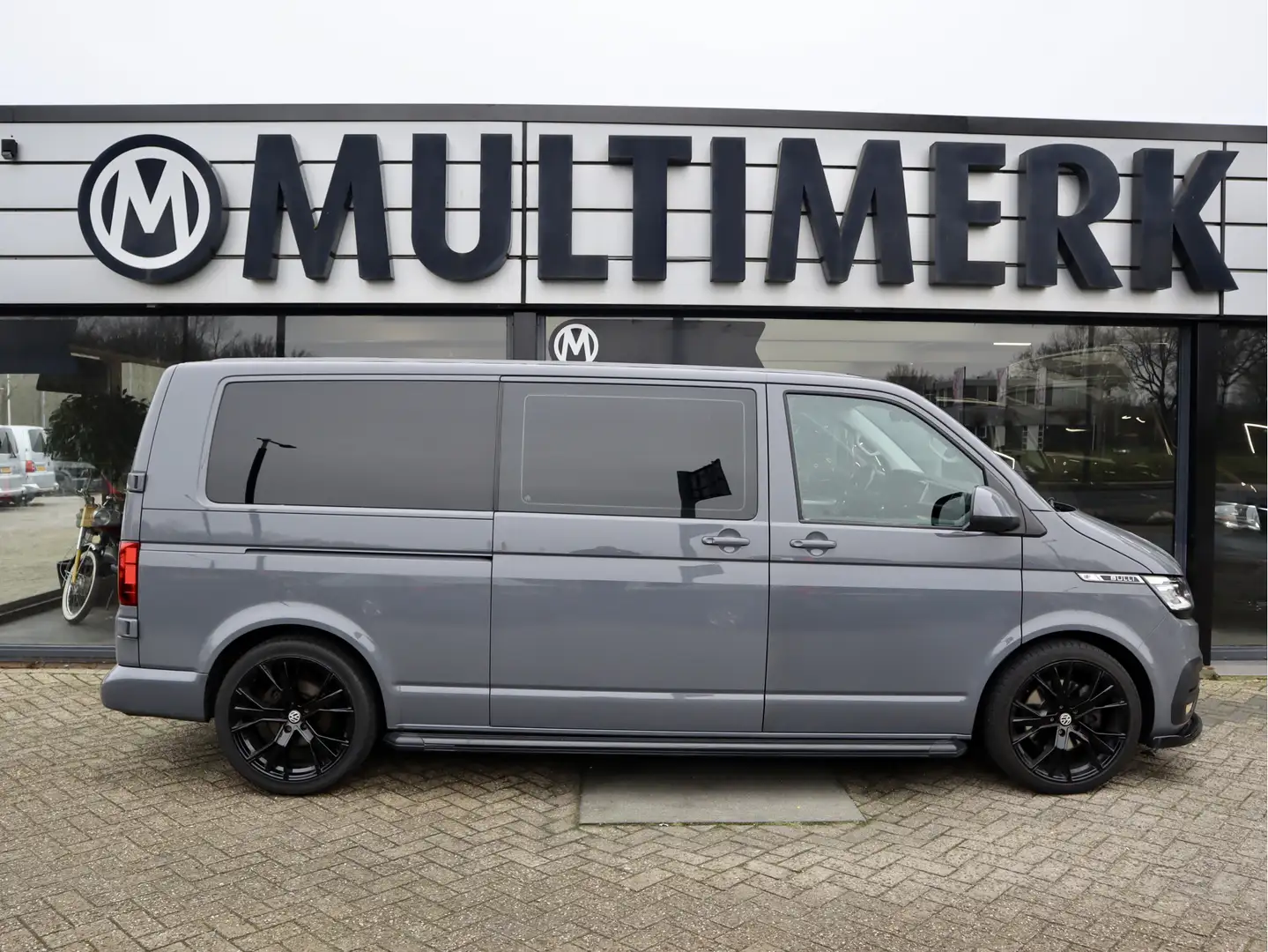 Volkswagen T6.1 Transporter 2.0 TDI 150PK BULLI DSG DUBBELE CABINE 2X SCHUIFDE Gris - 2