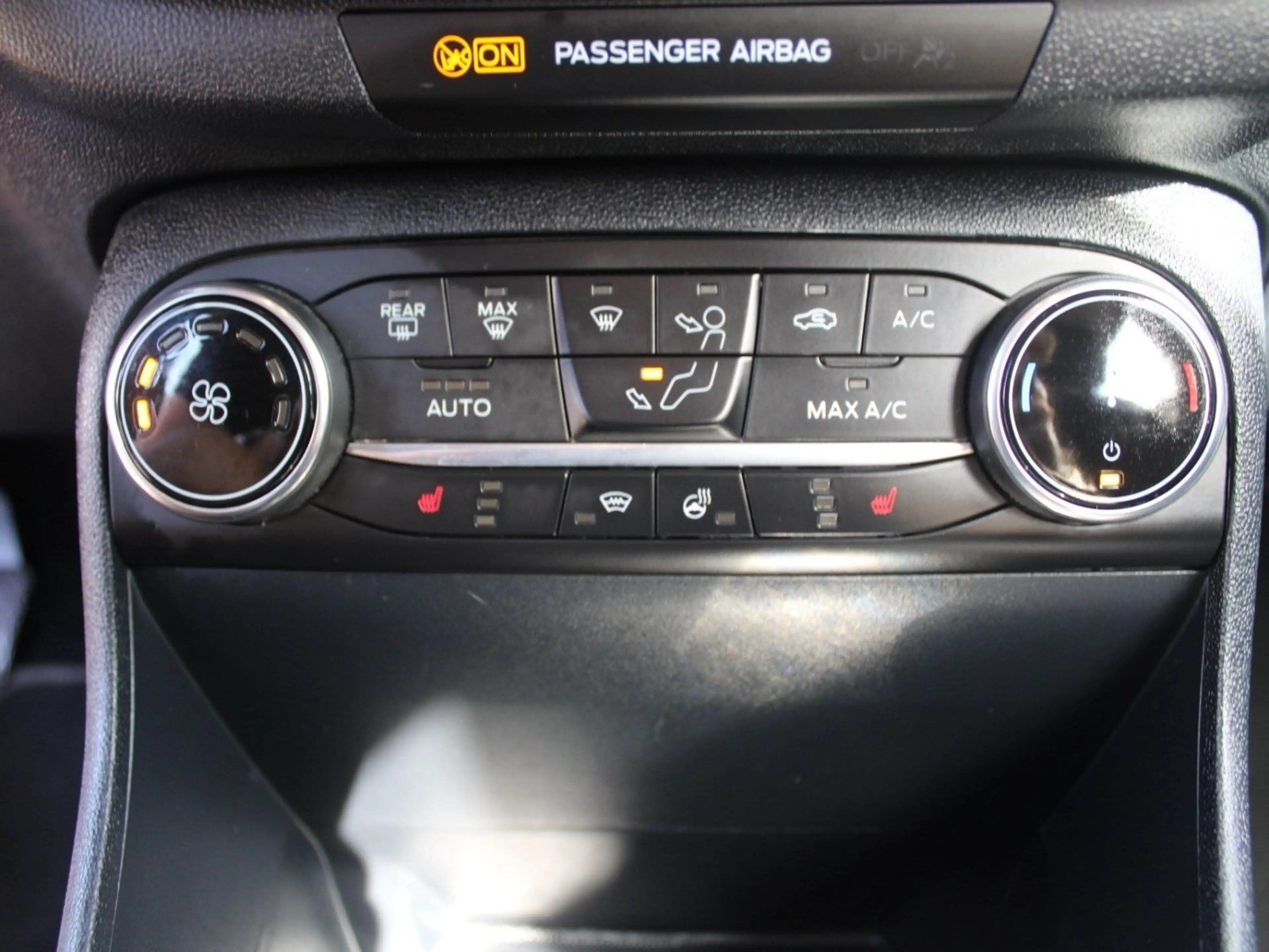 Ford Fiesta Titanium - Winter-Paket - Navi — photo 9