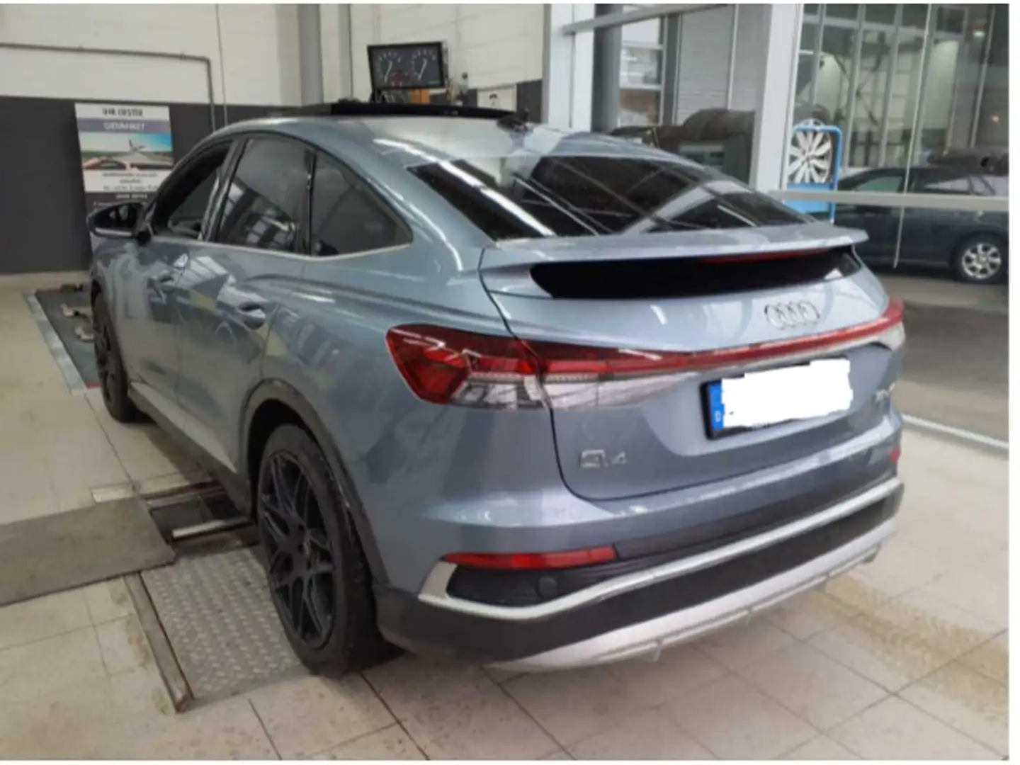 Audi Q4 e-tron nza 50 quattro S-Line Pano S Blau - 2