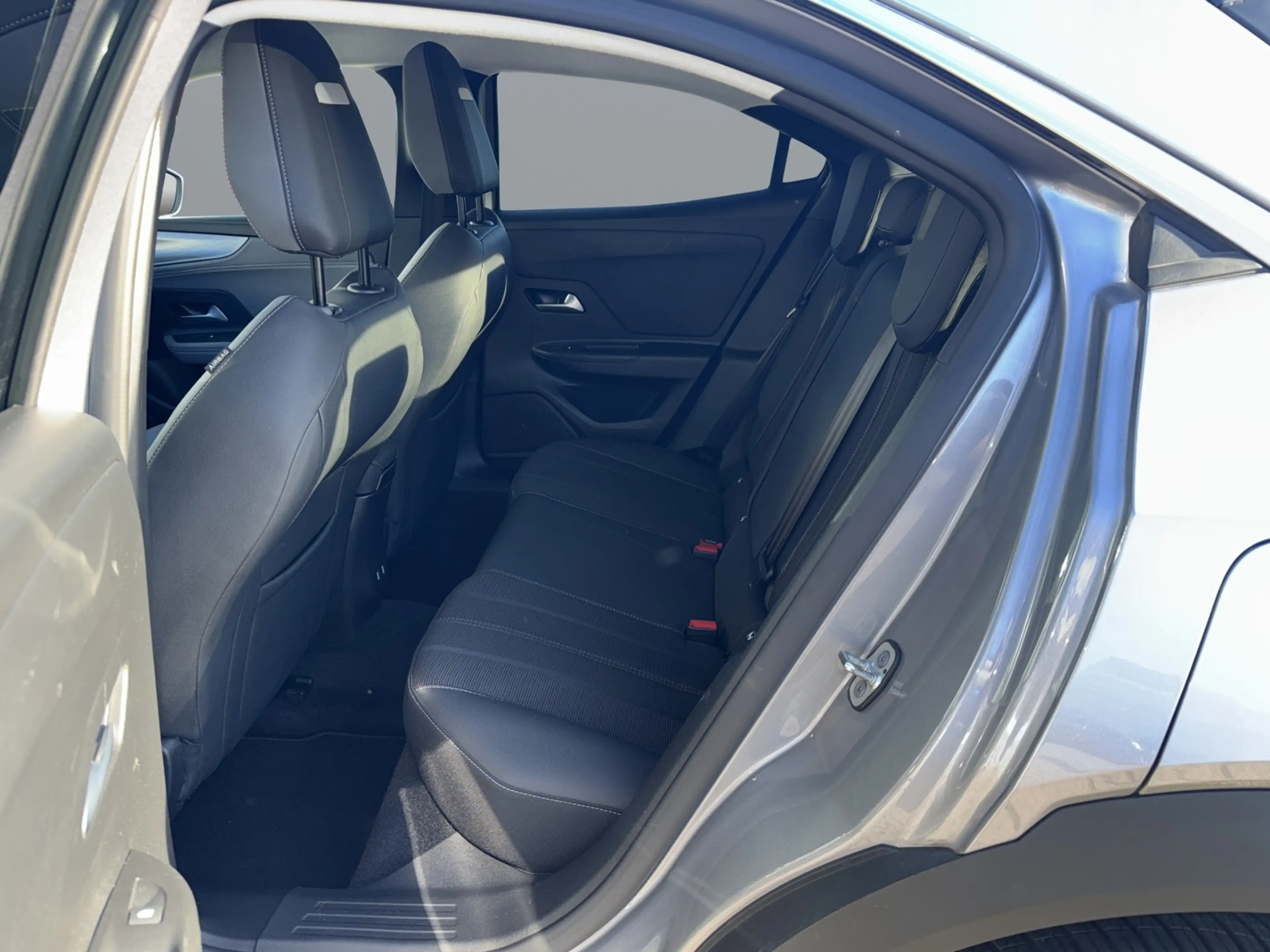 Opel Mokka Elegance 1.2Turbo *LED*Car Play*180°Kamera — photo 13