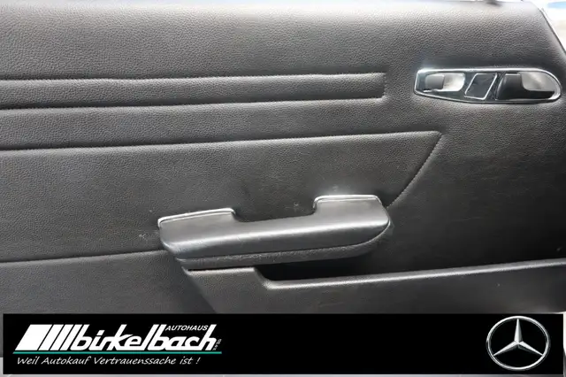Mercedes-Benz SL view 11
