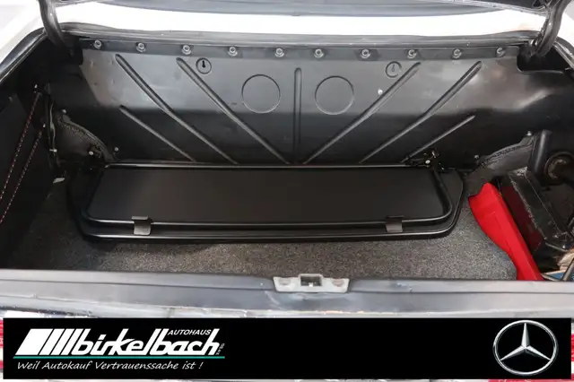 Mercedes-Benz SL view 12