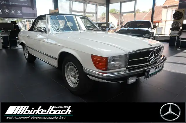 Mercedes-Benz SL view 3