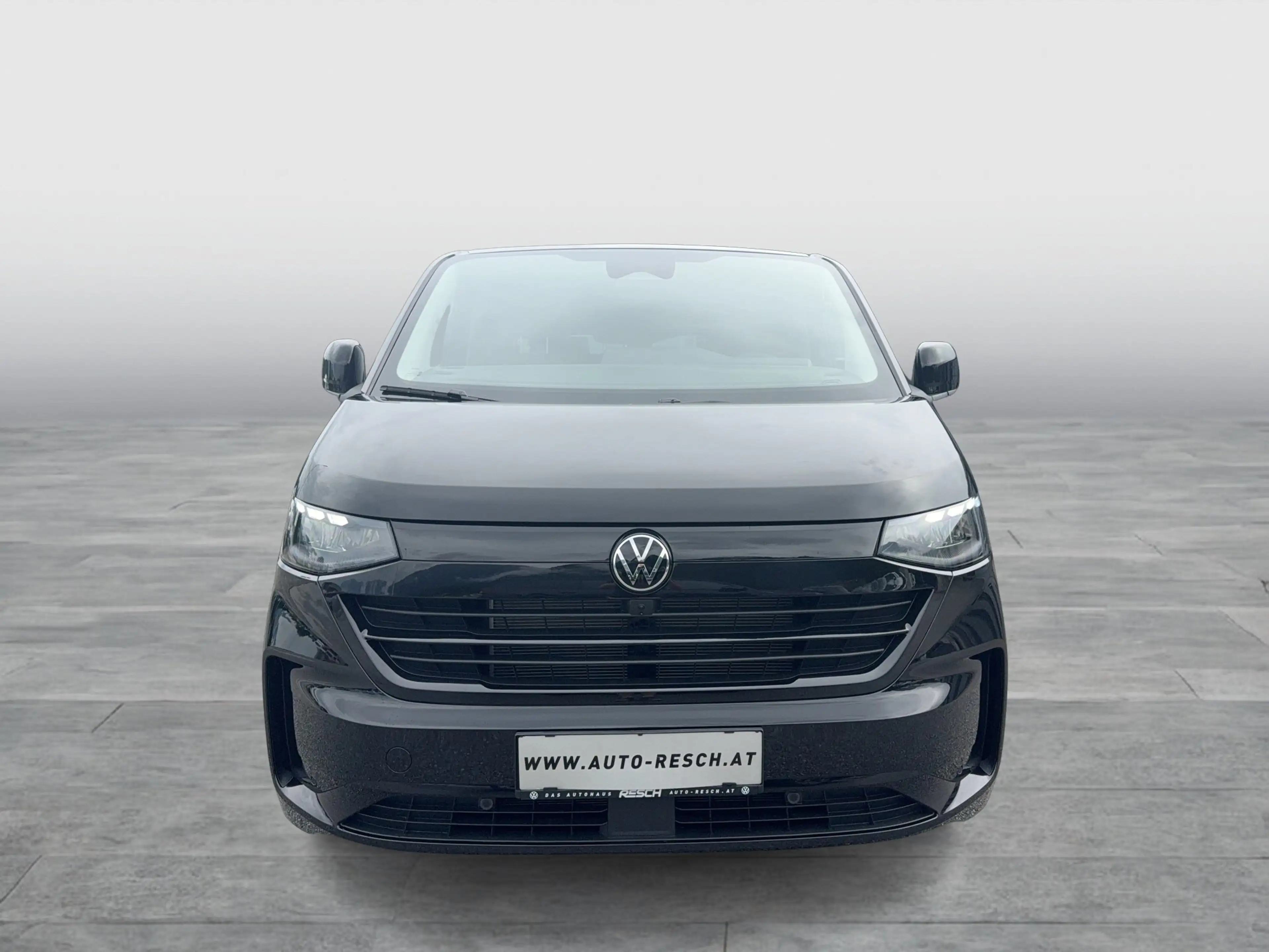 Volkswagen T7 Caravelle Life LR TDI 4MOTION — photo 3