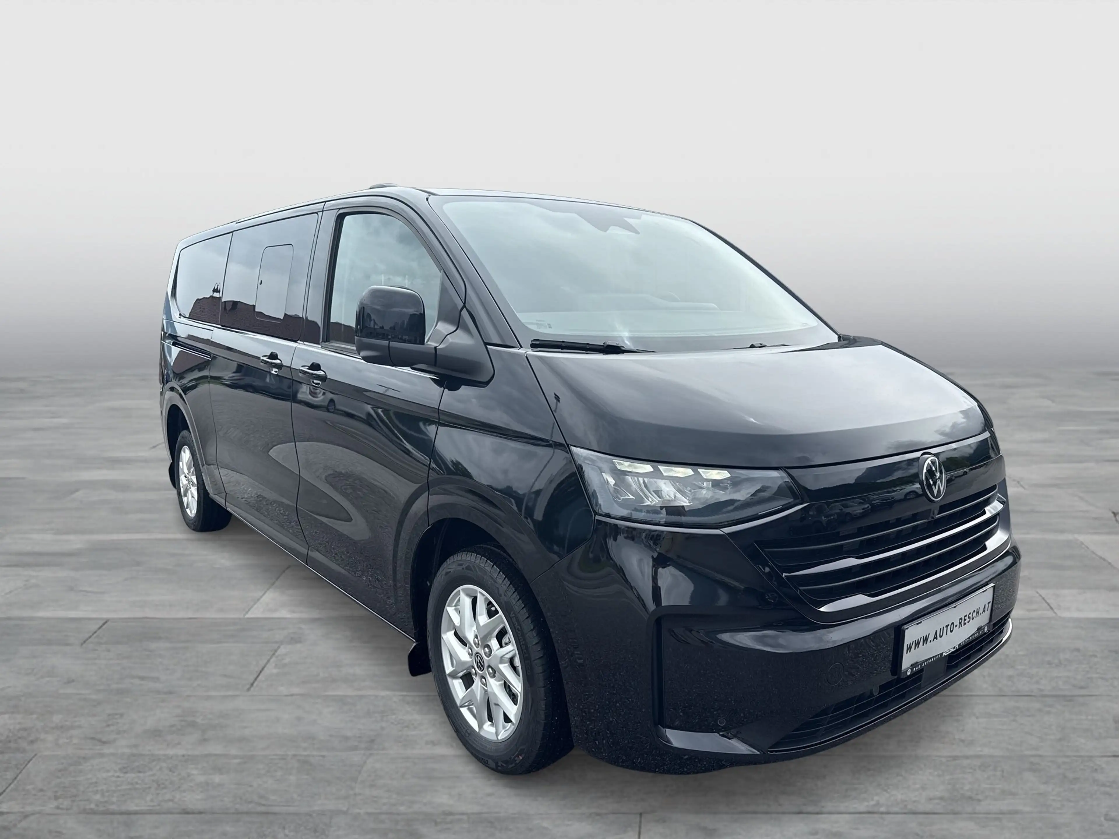 Volkswagen T7 Caravelle Life LR TDI 4MOTION — photo 4