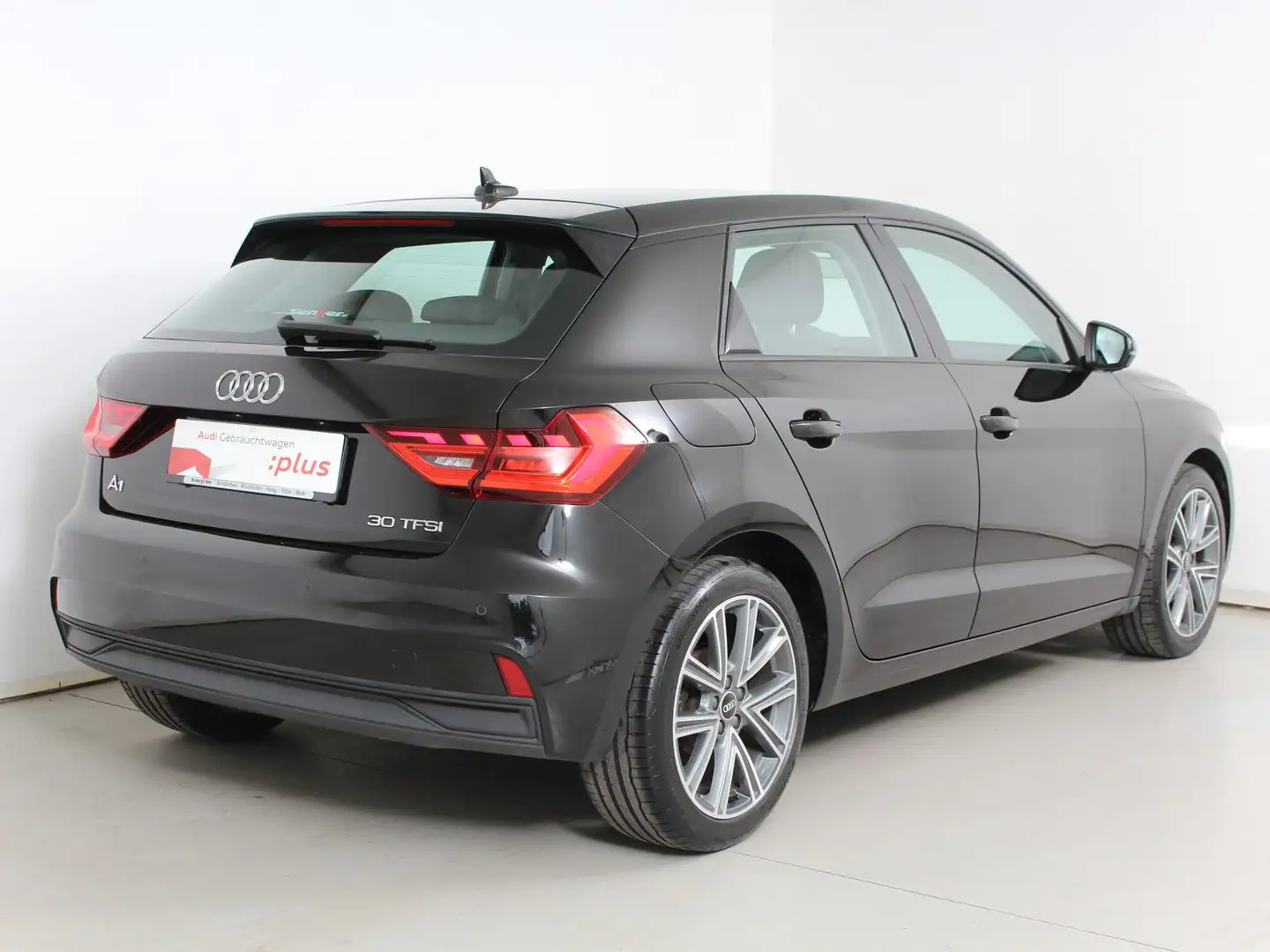 Audi A1 30 TFSI intense Schwarz - 2