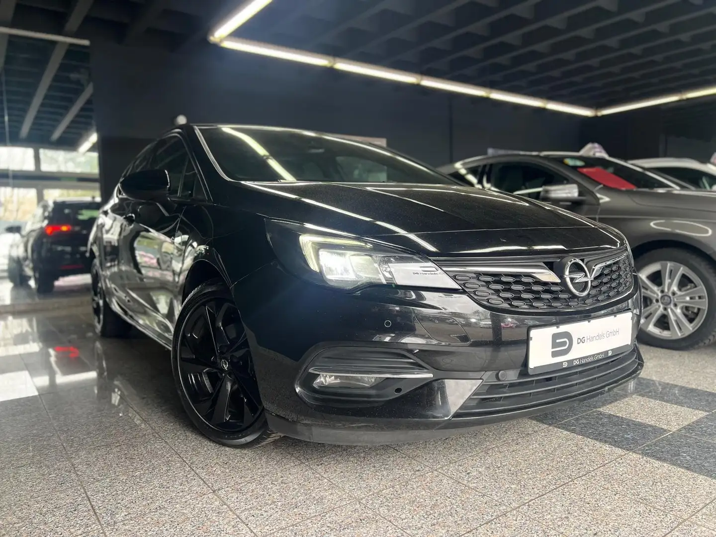 Opel Astra GS Line Start/Stop Schwarz - 2