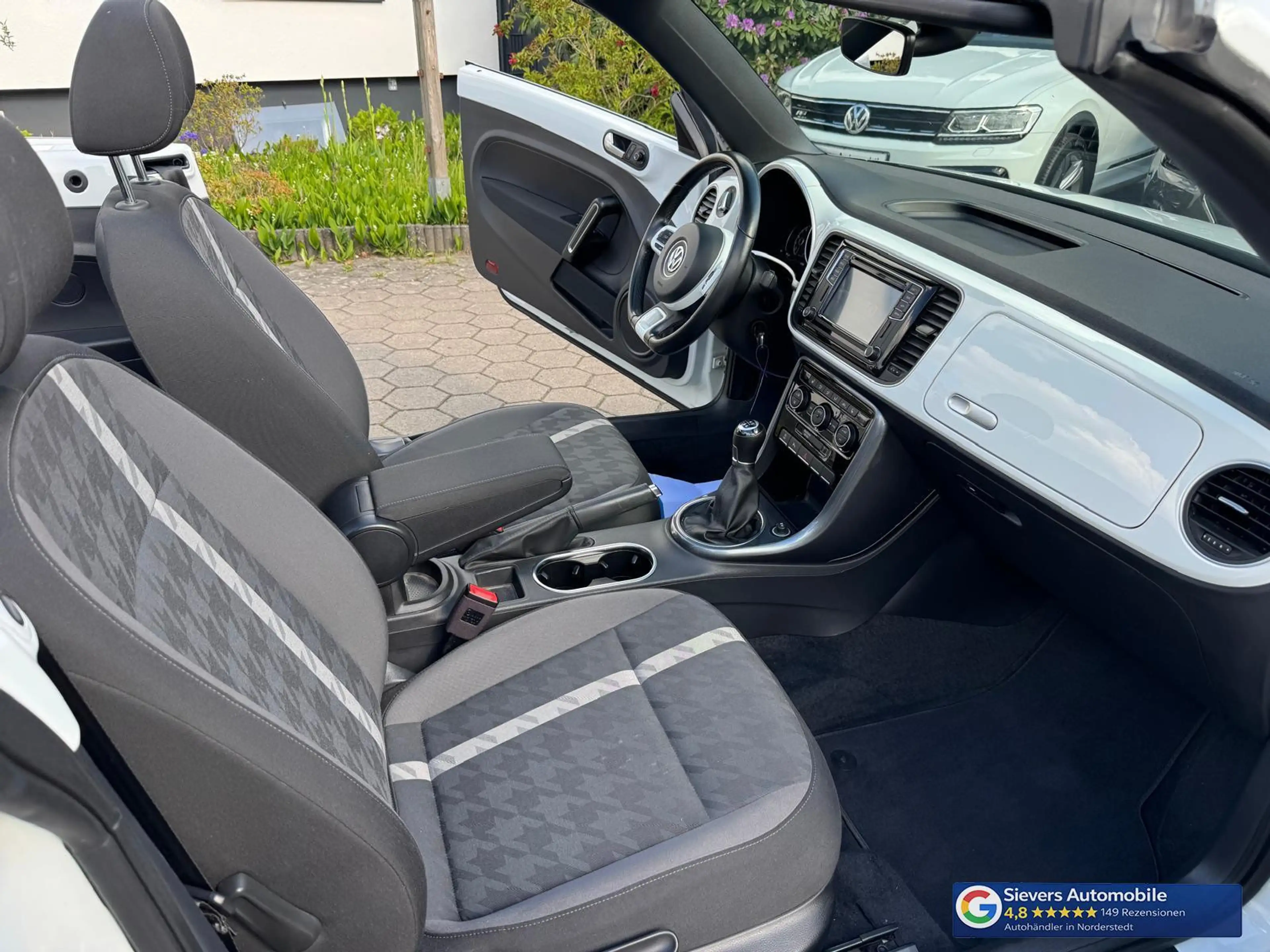 Volkswagen Beetle Cabriolet Design Start-Stopp Navi Apple CarPlay 19 — photo 15