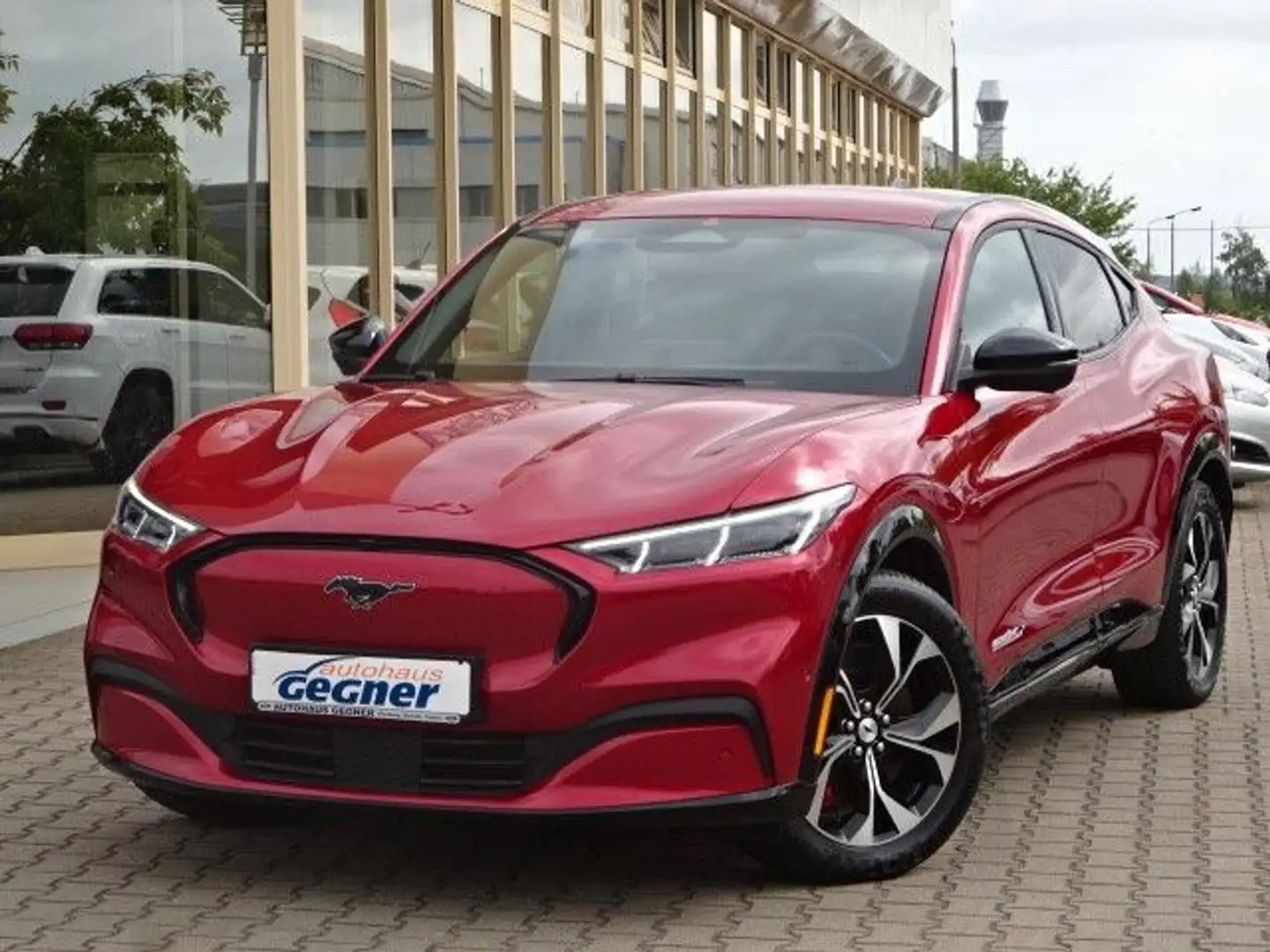 Ford Mustang Mach-E Premium Techno+ B&O Červená - 2