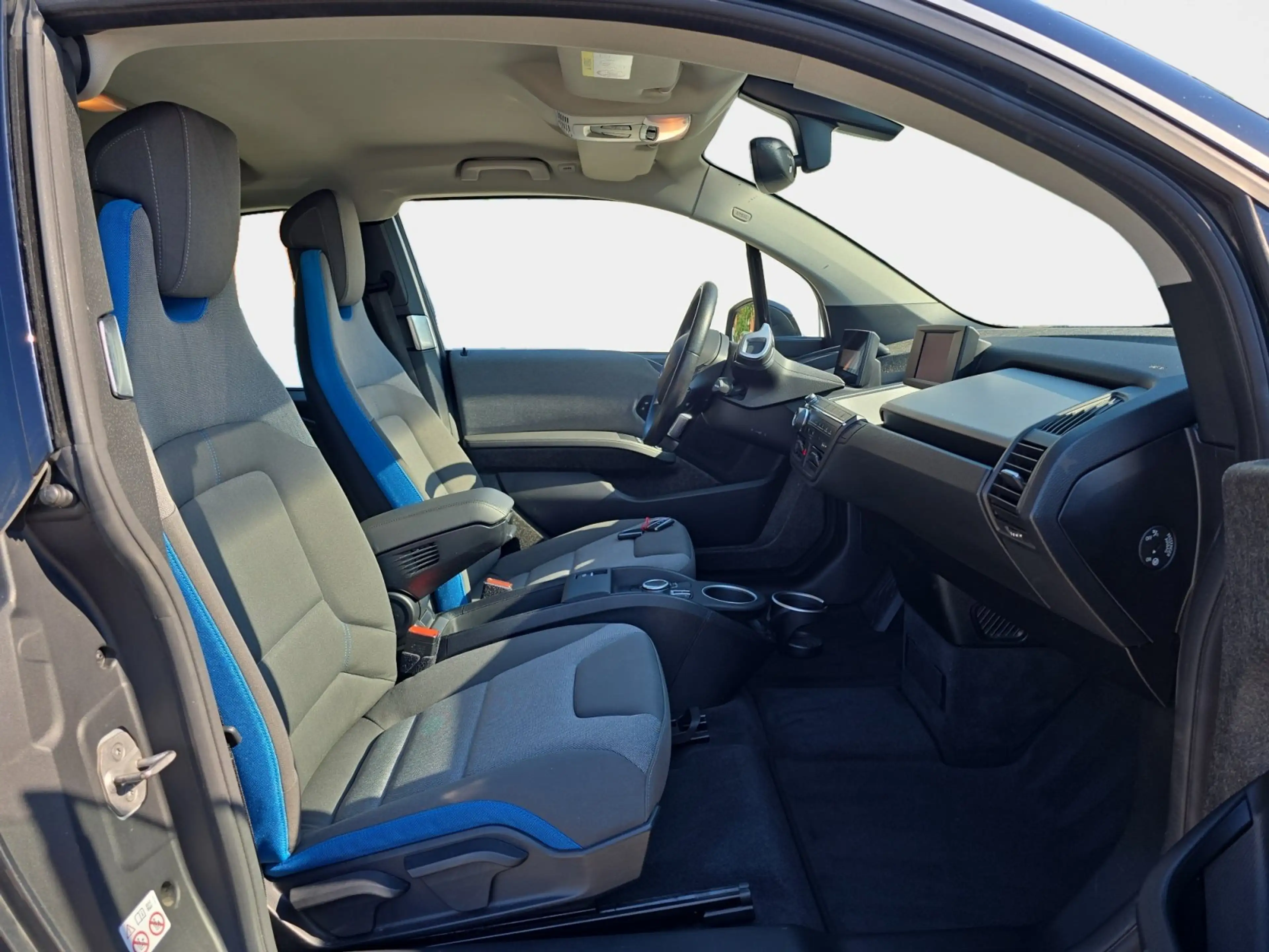 BMW i3 Basis — photo 15