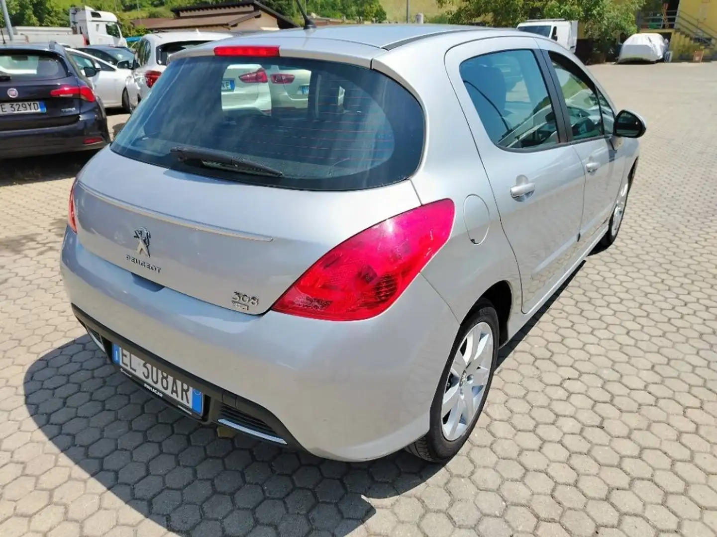 Peugeot 308 1.6 e-hdi 8v Access s&s 112cv 5p Argento - 2