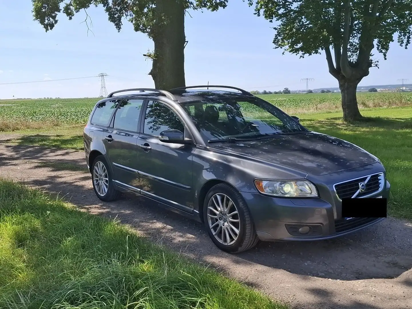 Volvo V50 V50 2.4i Aut. Momentum Grau - 1