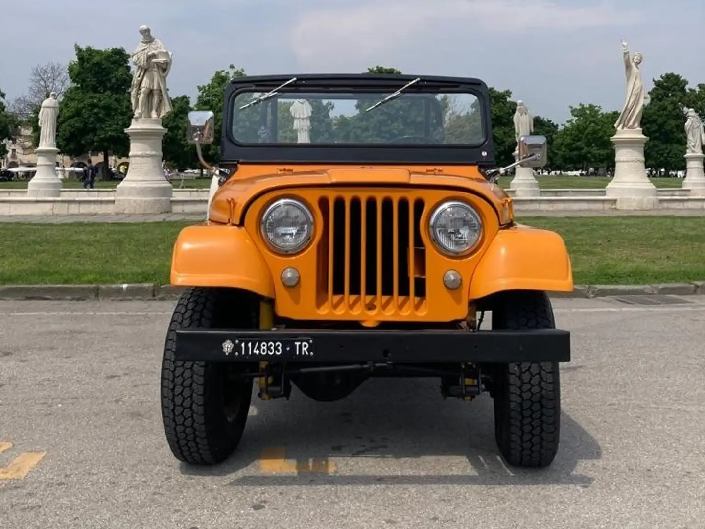Jeep CJ-5 Naranja - 1