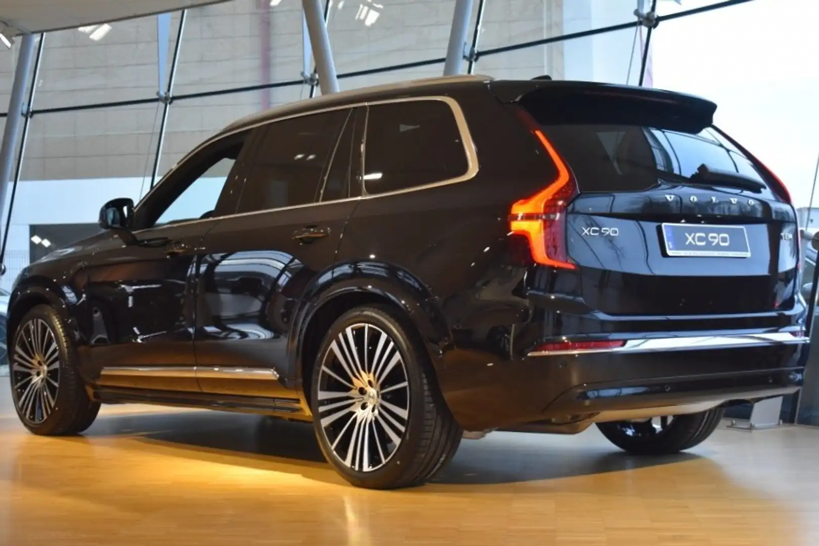 Volvo XC90 T8 455pk AWD Ultra Bright | facelift | Bowers en W Zwart - 2